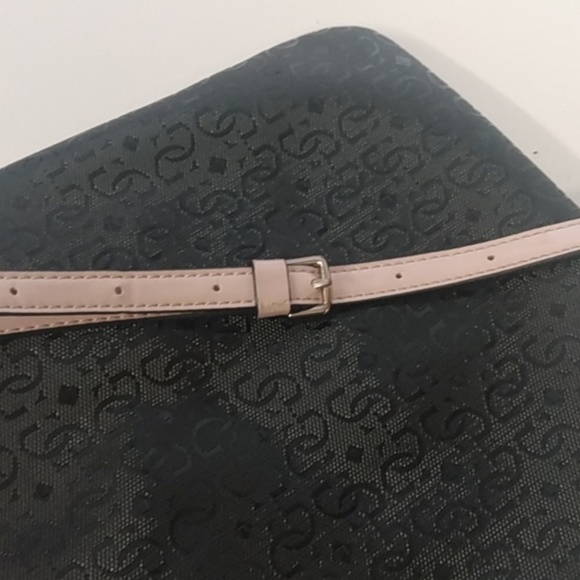 GUESS Los Angeles Black Purse with soft pink strap - Picture 8 of 8